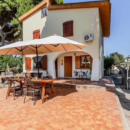 Etnic Eloise A Walk From Villa *