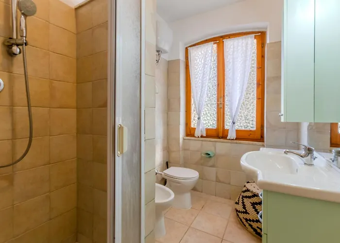 Villa Etnic Eloise A Walk From